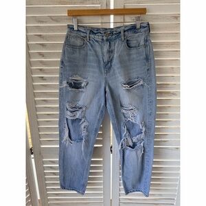 American Eagle | Mom Jean Distressed Straight Leg Denim